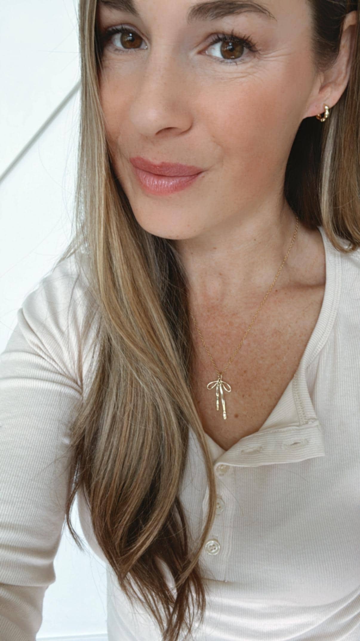 Bow Necklace