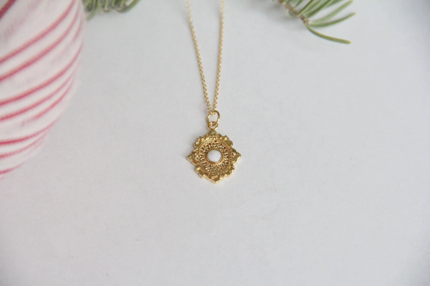 Gold Pendant Necklace